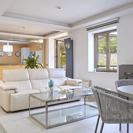 Fontanan Hotel La Pola de Gordon