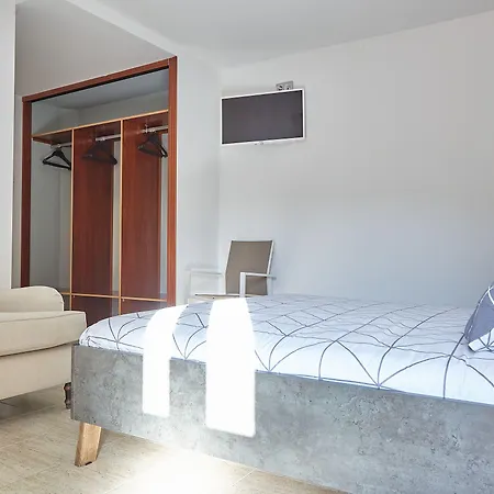 Fontanan 2*